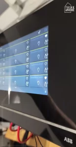 Przygotowywanie wizualizacji na czarnym panelu dotykowym ABB Smart Touch